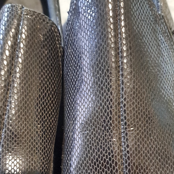 SAS Women's Textured Black Loafers New Without Box - Picture 6 of 7